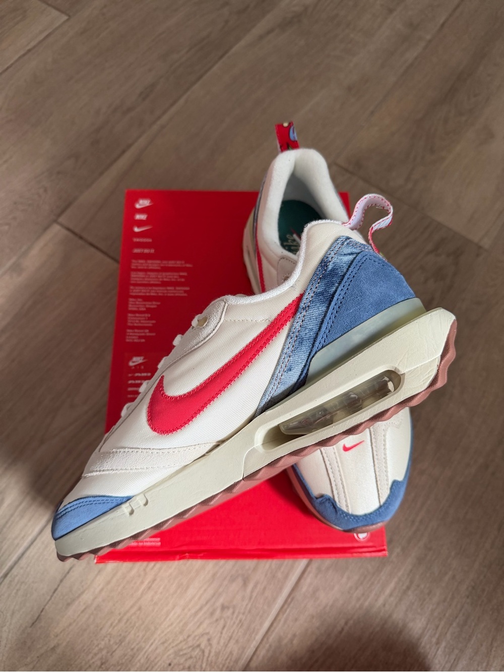 Nike Air Max Dawn ( box without lid ) - Picture 6 of 7